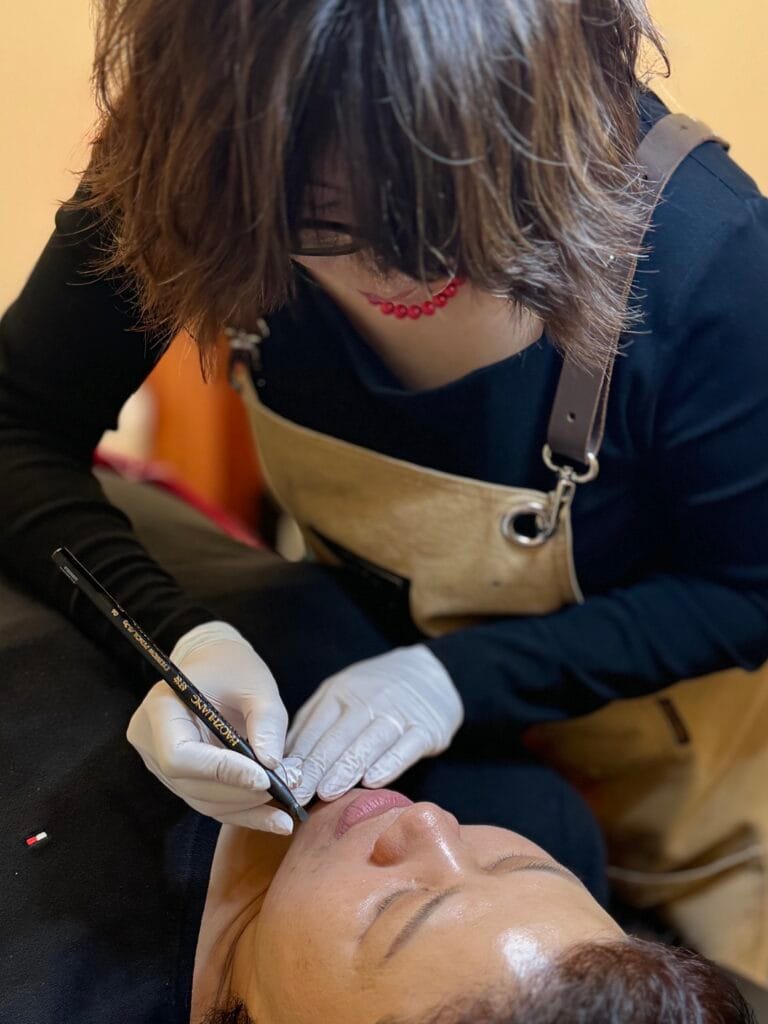 홍대 합정 입술 반영구 문신ㅣ매일 간편하고 부담 없는 자연스러움! - 두피문신 교육 및 전문가 양성 | 로라도트 SMP 아카데미 홍대 합정 입술 반영구 문신