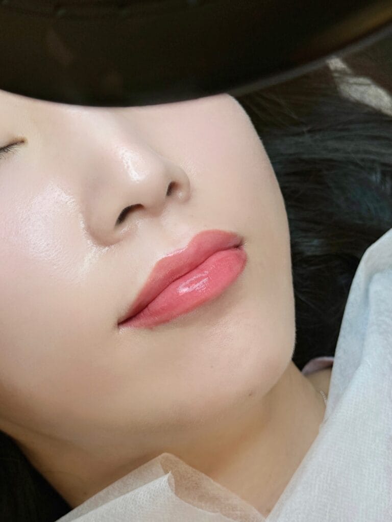홍대 합정 입술 반영구 문신ㅣ매일 간편하고 부담 없는 자연스러움! - 두피문신 교육 및 전문가 양성 | 로라도트 SMP 아카데미 홍대 합정 입술 반영구 문신ㅣ매일 간편하고 부담 없는 자연스러움! - 두피문신 교육 및 전문가 양성 | 로라도트 SMP 아카데미