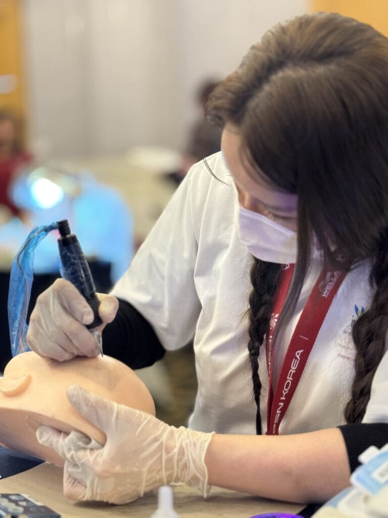 두피문신 배우기,로라도트 수강생이 국제대회 금·은상 수상 - 두피문신 교육 및 전문가 양성 | 로라도트 SMP 아카데미 두피문신배우기