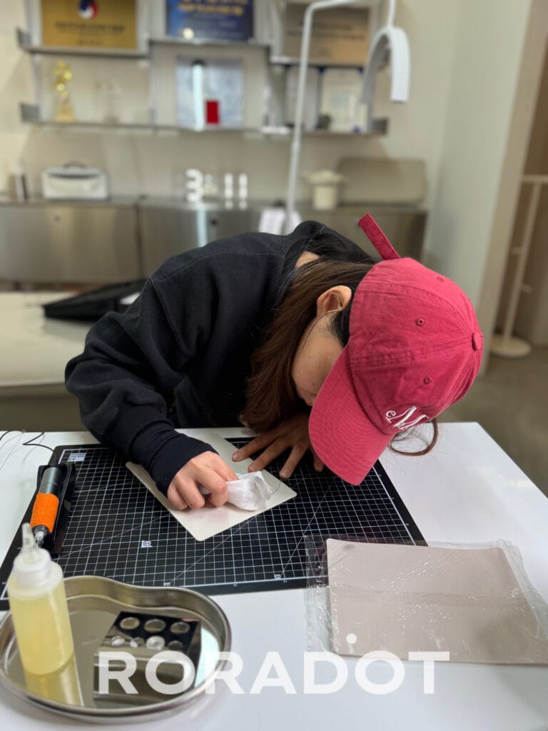 두피문신 교육 NO1, 기술만 배우는 수업으로는 부족합니다. - 두피문신 교육 및 전문가 양성 | 로라도트 SMP 아카데미 두피문신 교육 NO1, 기술만 배우는 수업으로는 부족합니다. - 두피문신 교육 및 전문가 양성 | 로라도트 SMP 아카데미